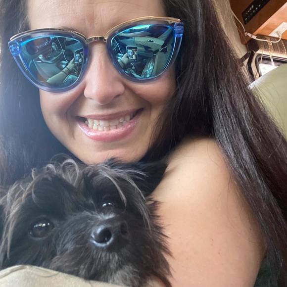 Meet your Posher, Danielle - Picture 1 of 1